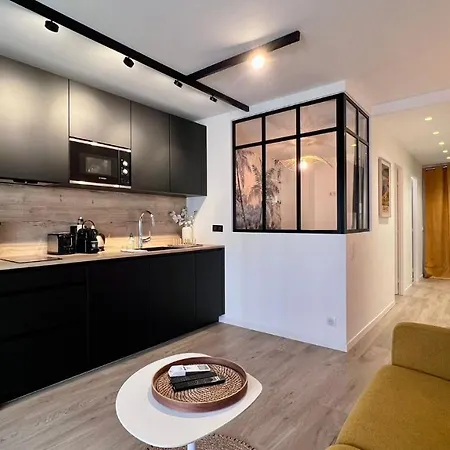 En Plein Centre De A 2 Pas De La Croisette Apartment Cannes